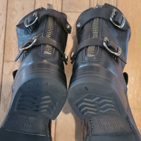 Frye Veronica Short Leather Back Zip Boots - Picture 9 of 14